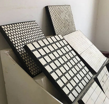 Dimensioni personalizzate Piastrelle in ceramica Rivestimenti di usura Bolt Installazione