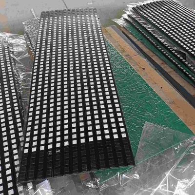 Strato ceramico 10m di rivestimento isolante della puleggia di rivestimento isolante del tamburo del trasportatore della striscia di gomma in Rolls
