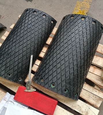 Bolt sul rivestimento isolante Rim Ceramic Rubber Pulley Lagging sostituibile della puleggia del trasportatore